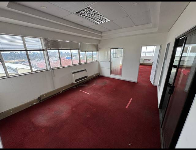 496M² WAREHOUSE TO LET IN WYNBERG
